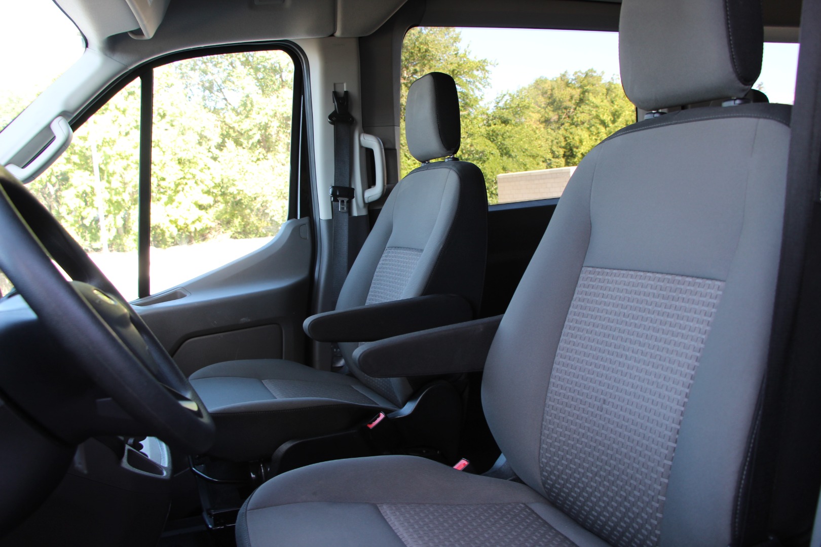 2023 Ford Transit Passenger Van XLT - Photo 9