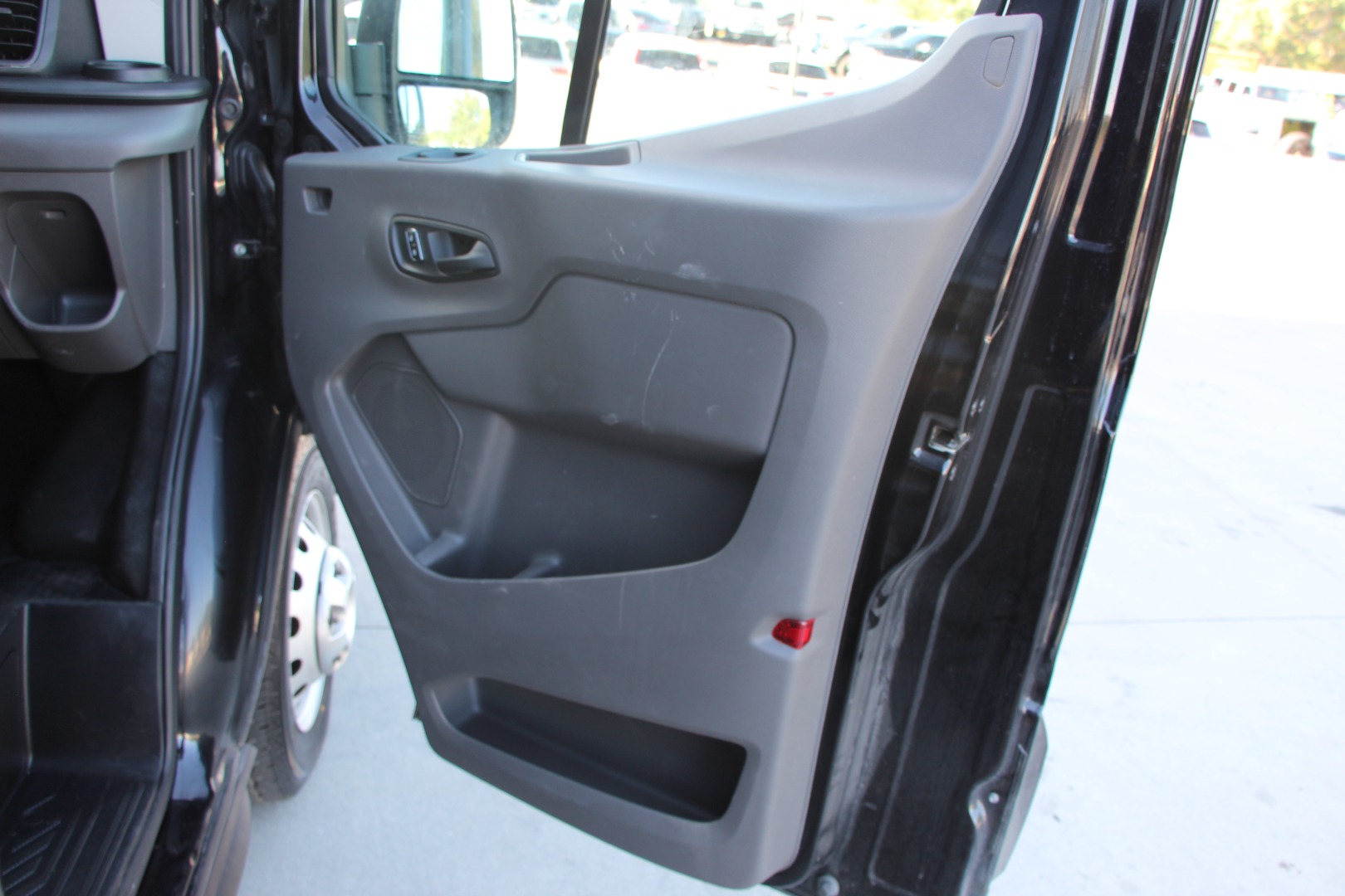 2023 Ford Transit Passenger Van XLT - Photo 13