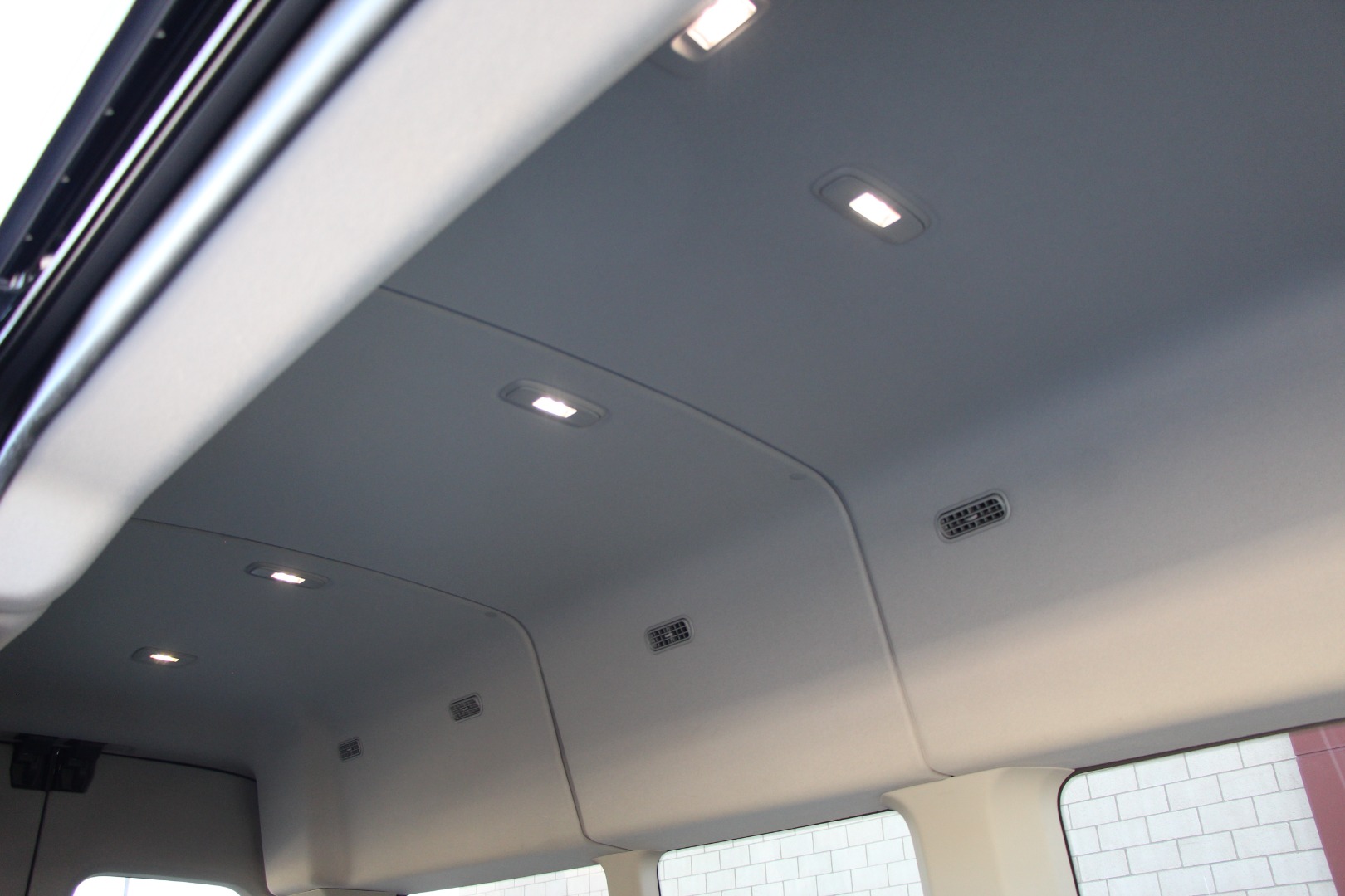 2023 Ford Transit Passenger Van XLT - Photo 18