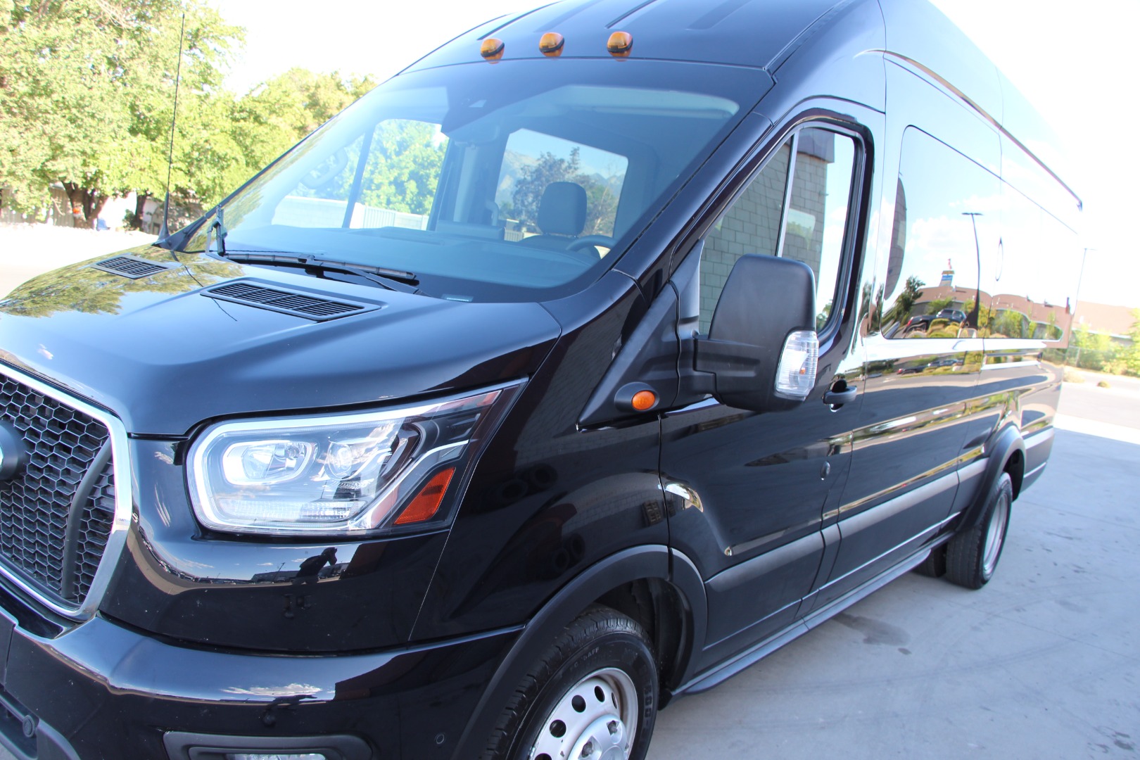 2023 Ford Transit Passenger Van XLT - Photo 31