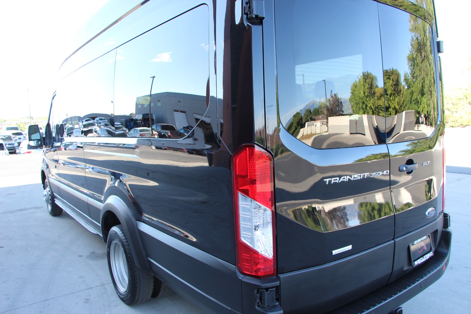 2023 Ford Transit Passenger Van XLT - Photo 34