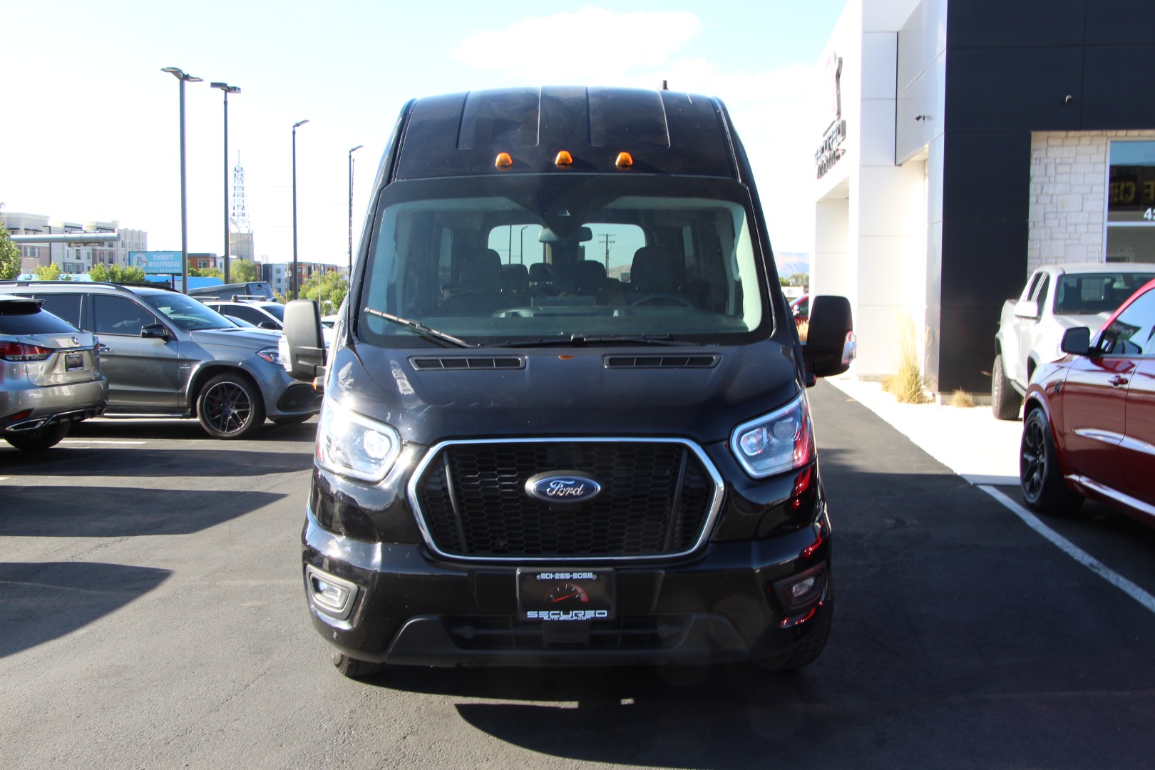 2023 Ford Transit Passenger Van XLT - Photo 2