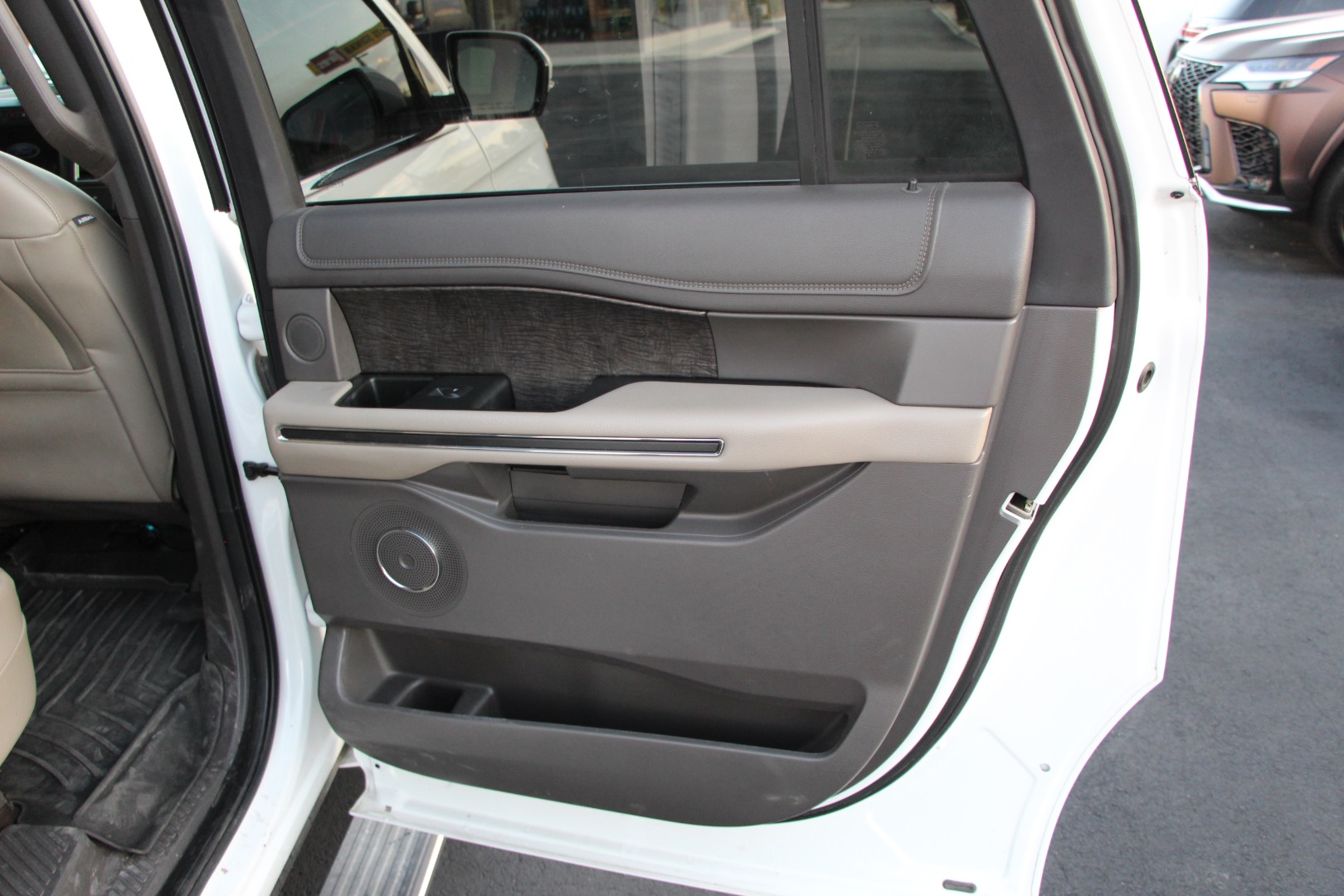 2021 Ford Expedition Limited - Photo 14