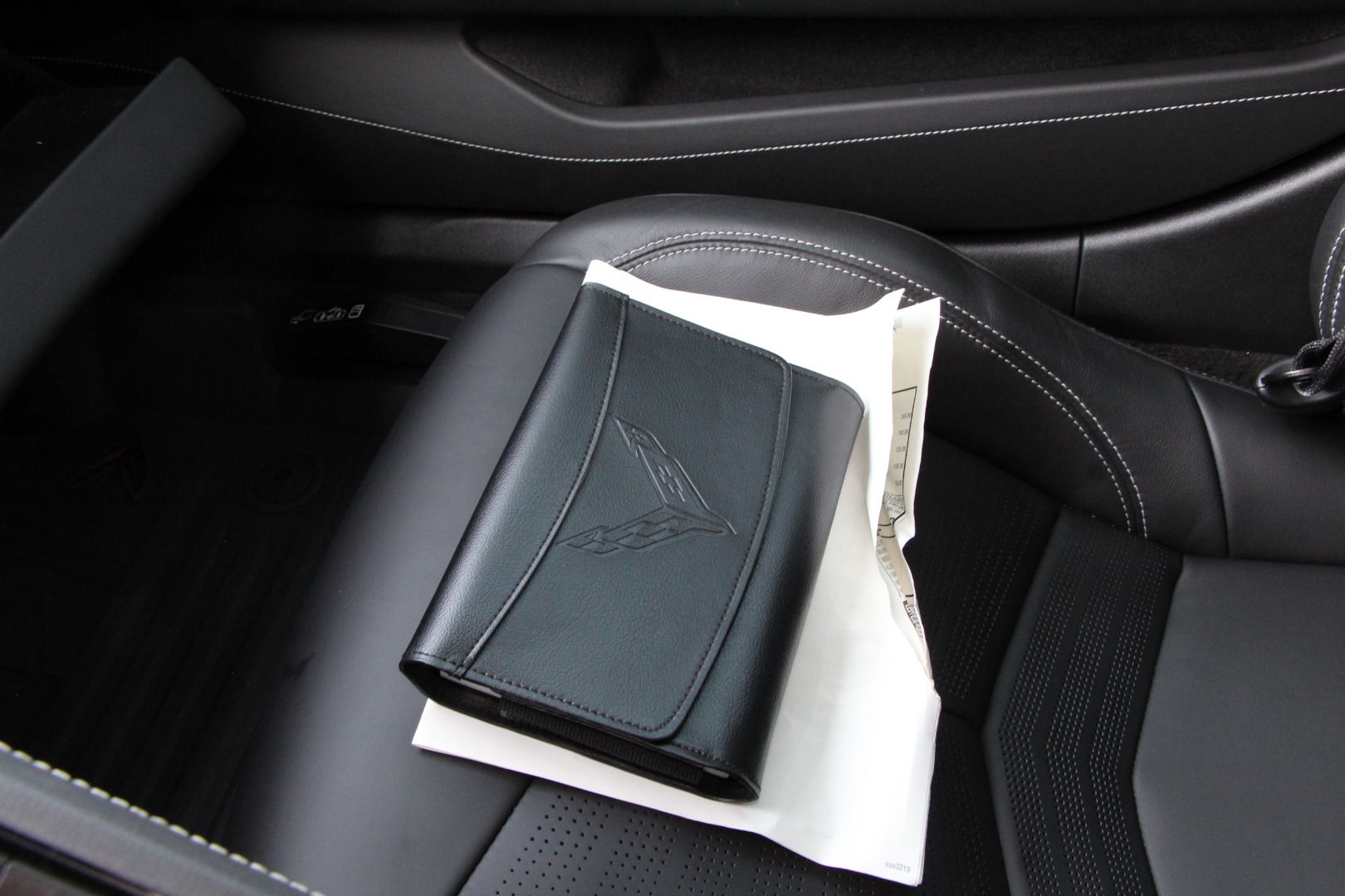 2023 Chevrolet Corvette 2LT - Photo 28