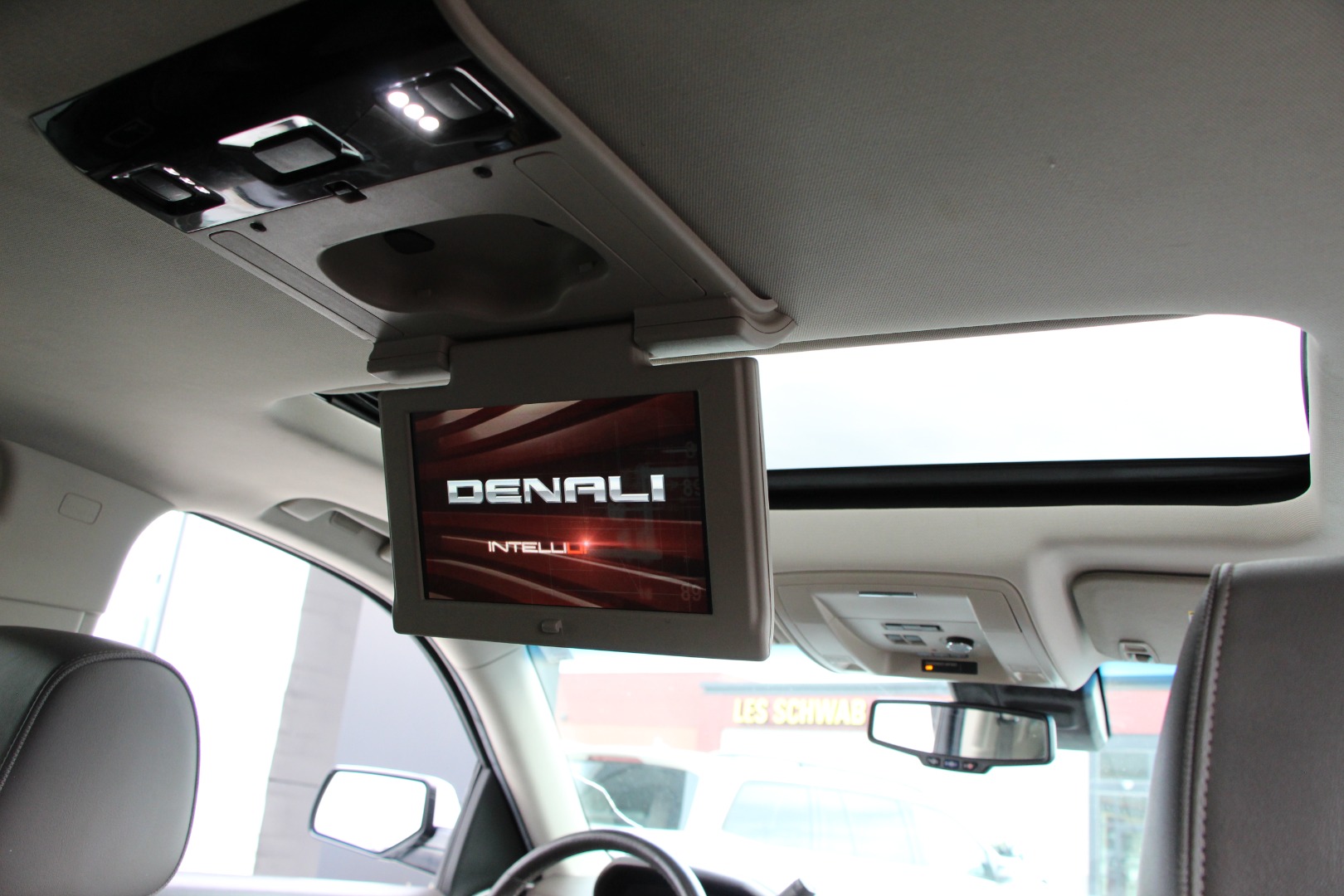 2016 GMC Yukon Denali - Photo 16