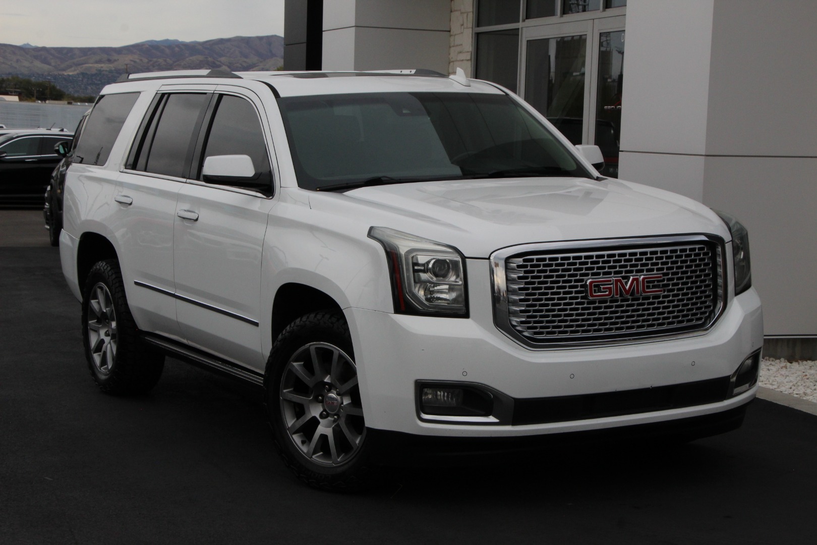 2016 GMC Yukon Denali - Photo 2