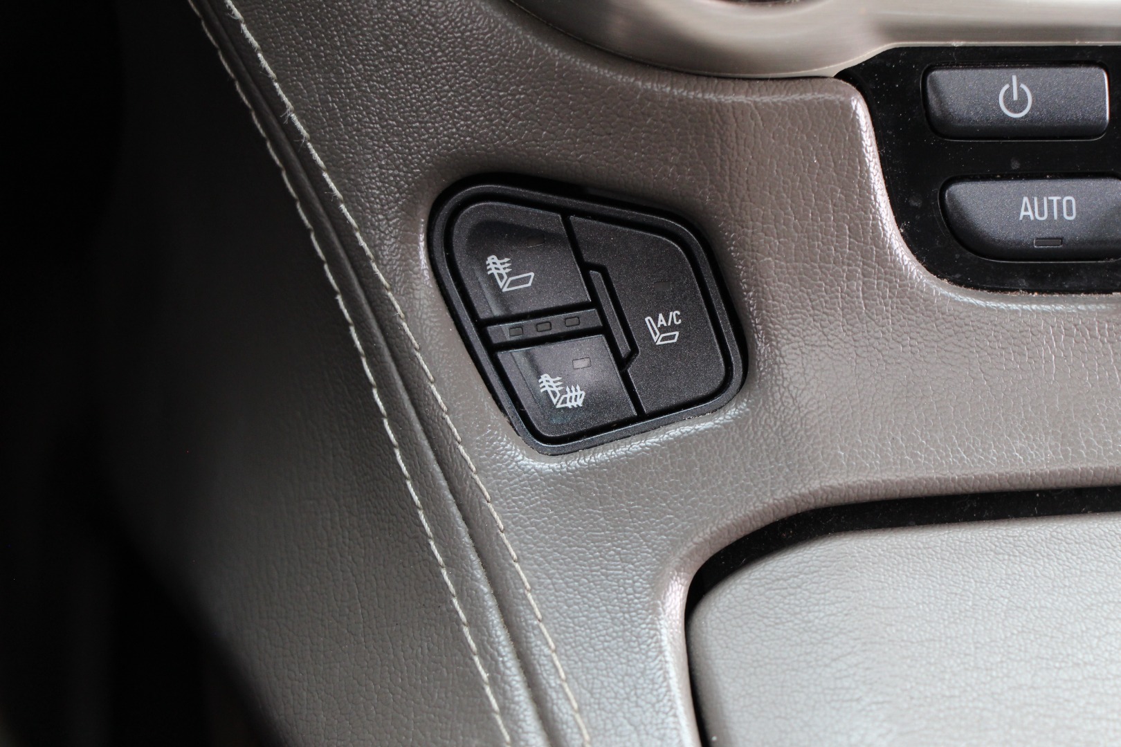2016 GMC Yukon Denali - Photo 23