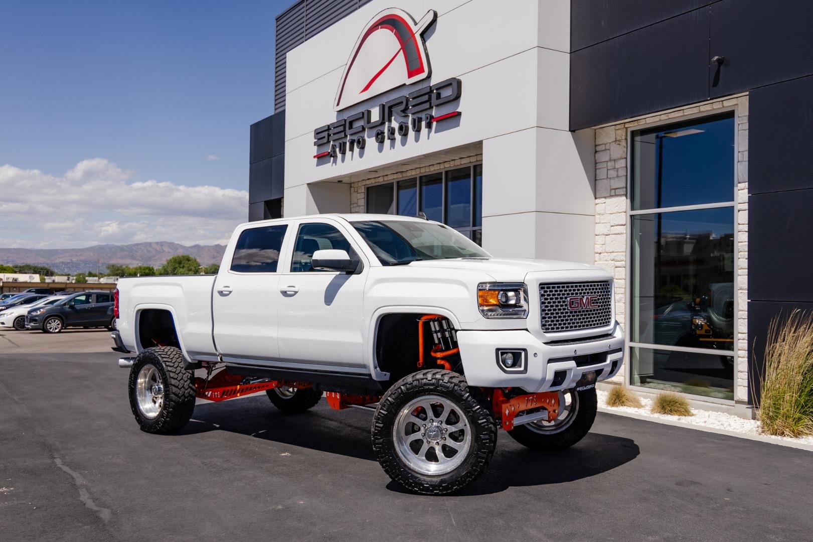 2015 GMC Sierra 4WD Crew Cab Short Box SLT's photo