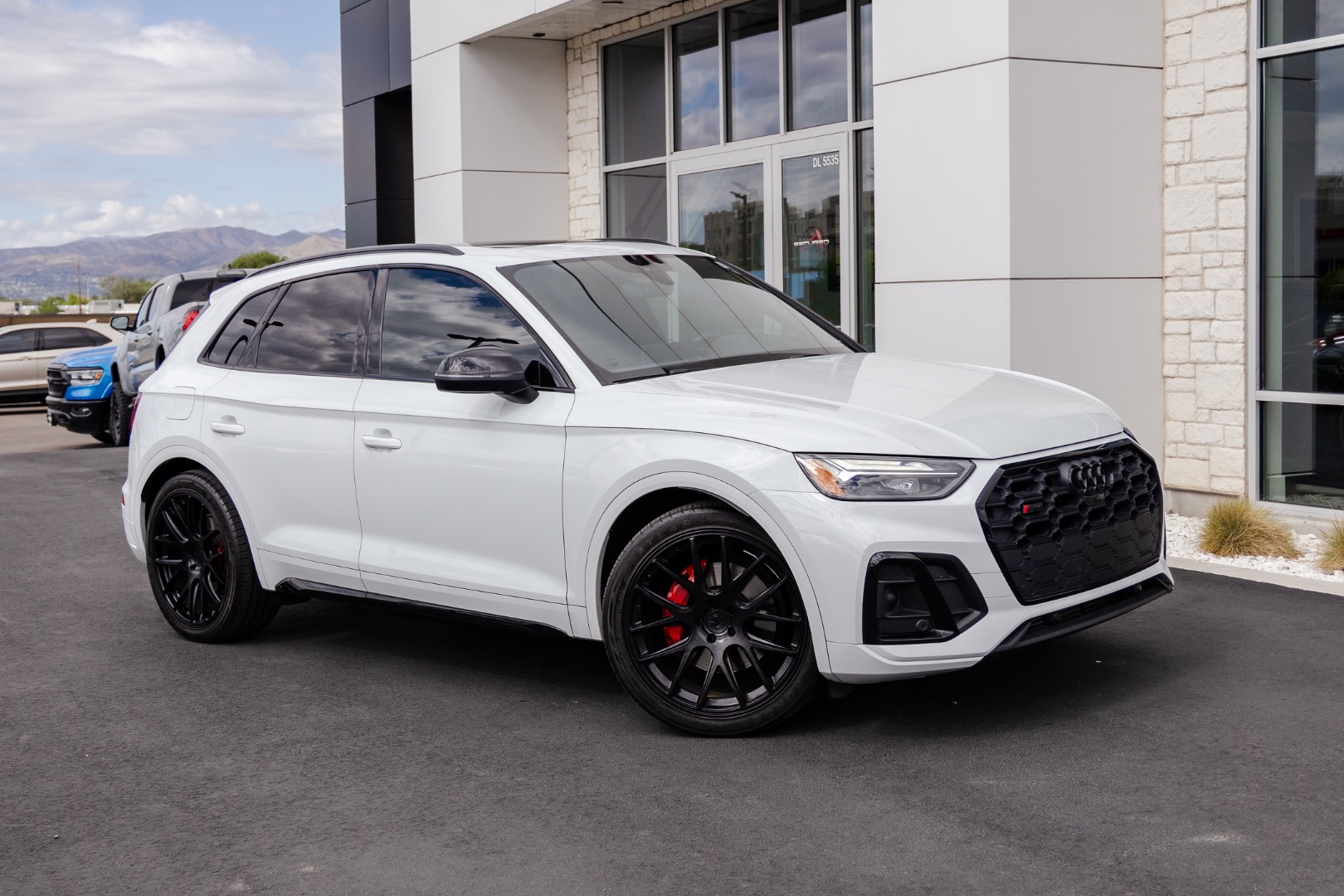 Vehicle Image 2