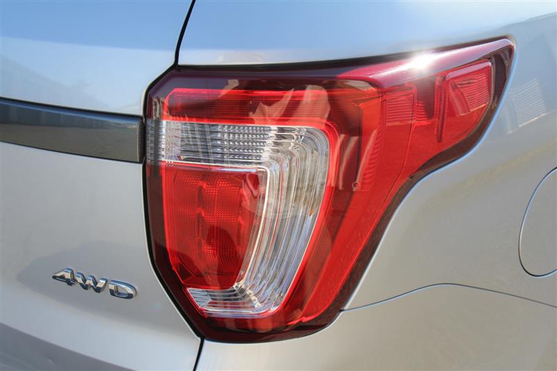 2019 Ford Explorer XLT - Photo 13