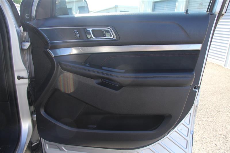 2019 Ford Explorer XLT - Photo 16