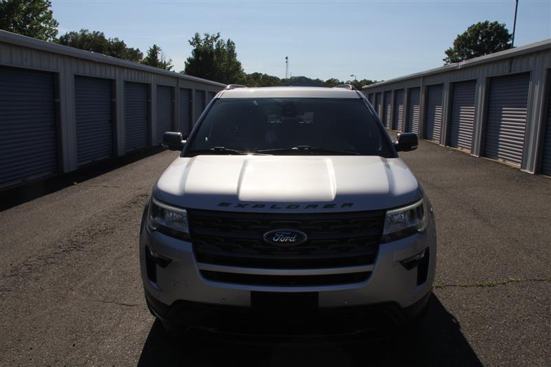 2019 Ford Explorer XLT - Photo 3