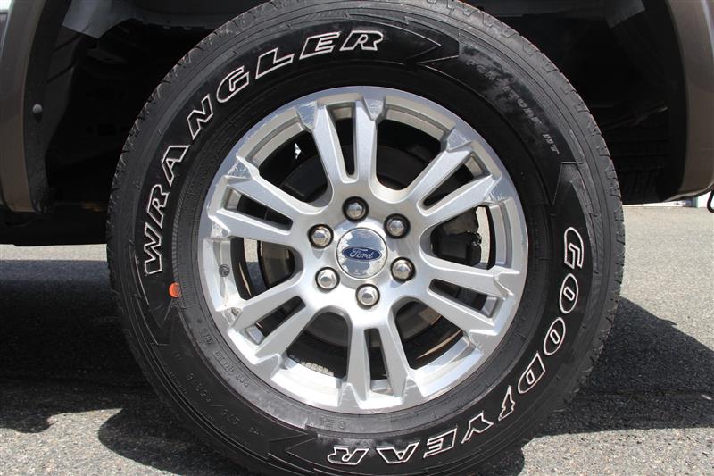 2015 Ford F-150 Lariat - Photo 16