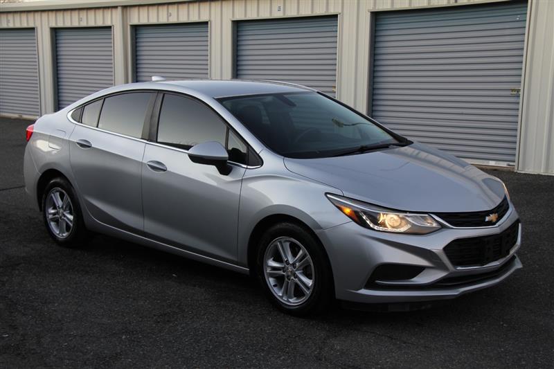 2018 Chevrolet Cruze LT - Photo 4