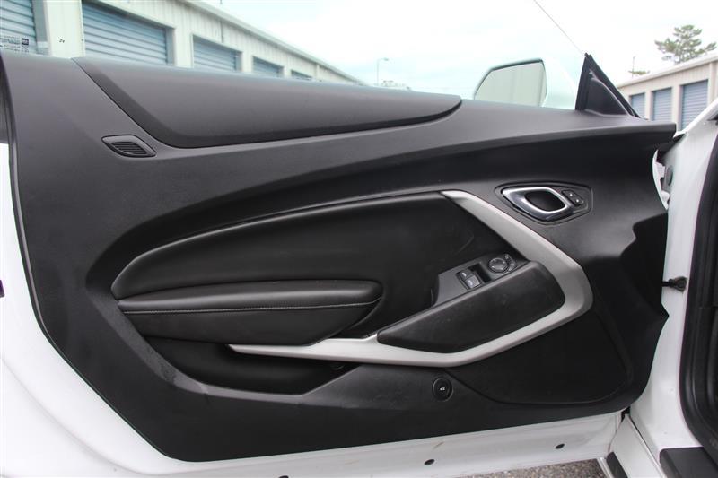 2017 Chevrolet Camaro 1LT - Photo 15