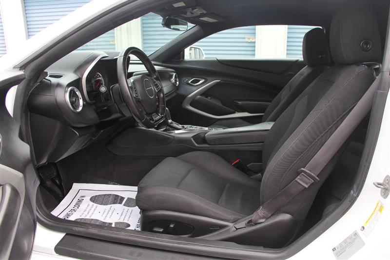 2017 Chevrolet Camaro 1LT - Photo 19