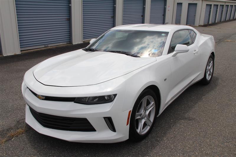 2017 Chevrolet Camaro 1LT - Photo 2