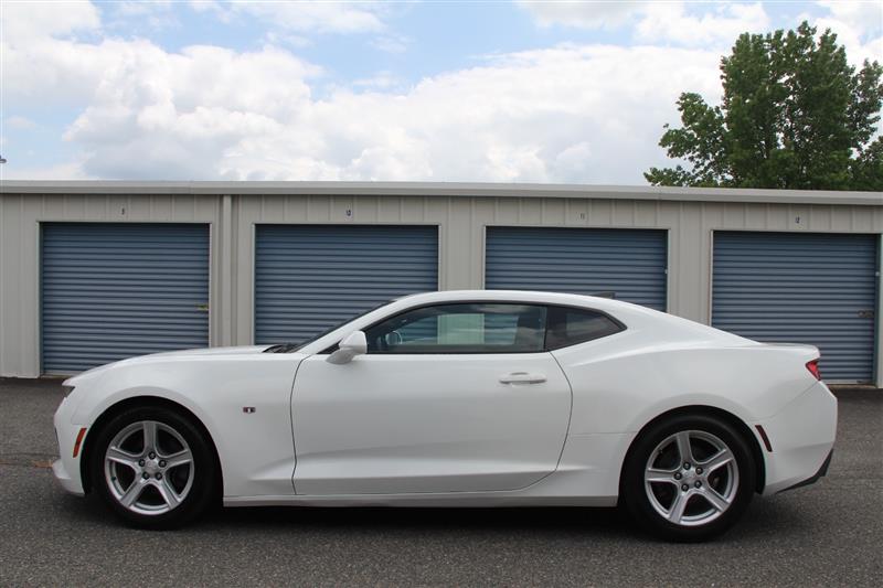 2017 Chevrolet Camaro 1LT - Photo 8