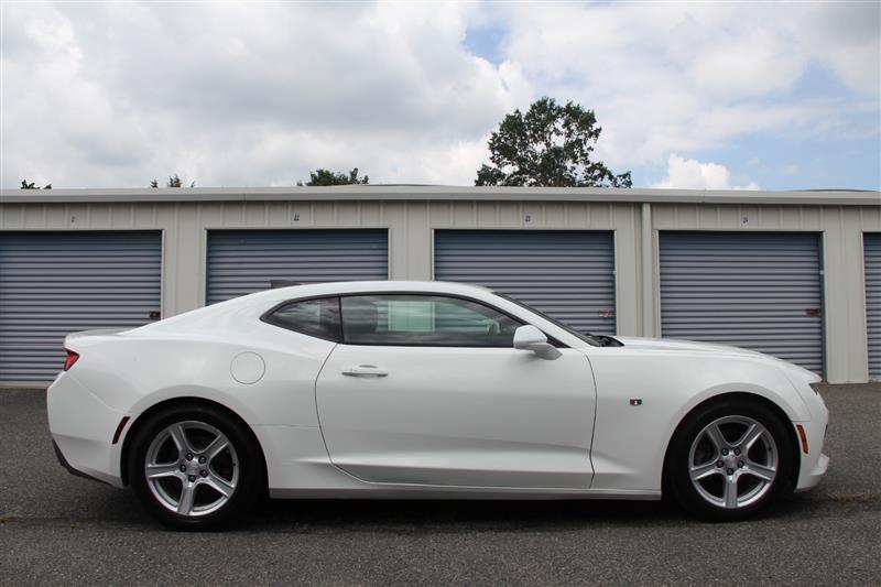 2017 Chevrolet Camaro 1LT - Photo 9