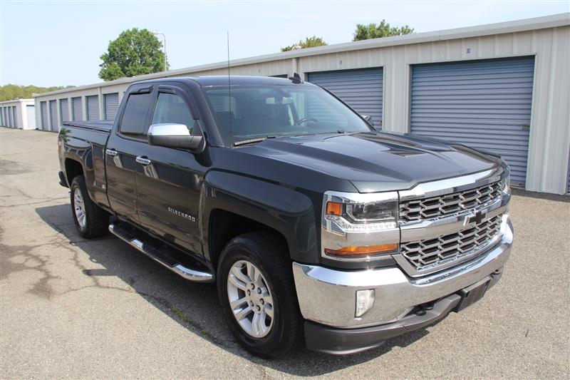 2017 Chevrolet Silverado 1500 LT - Photo 4