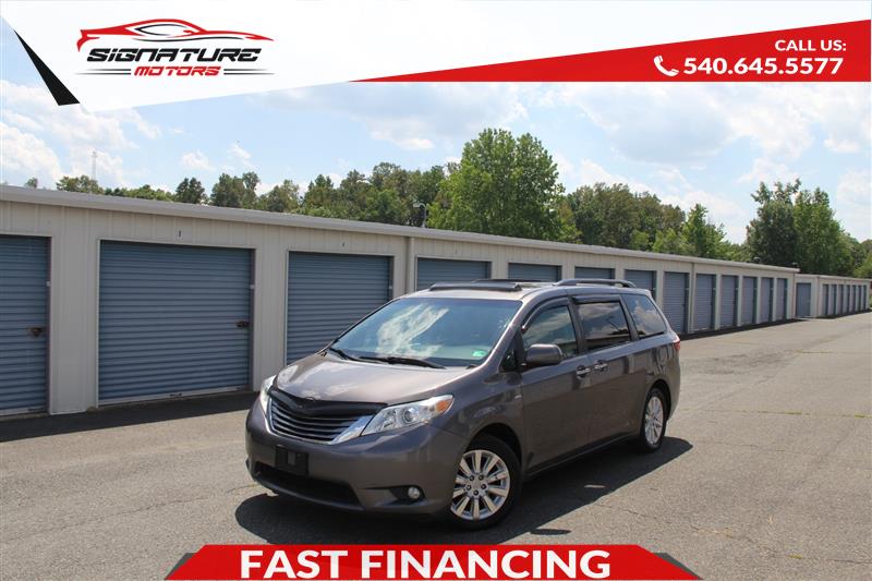 2016 Toyota Sienna XLE Premium V6 AWD 7-Passenger's photo