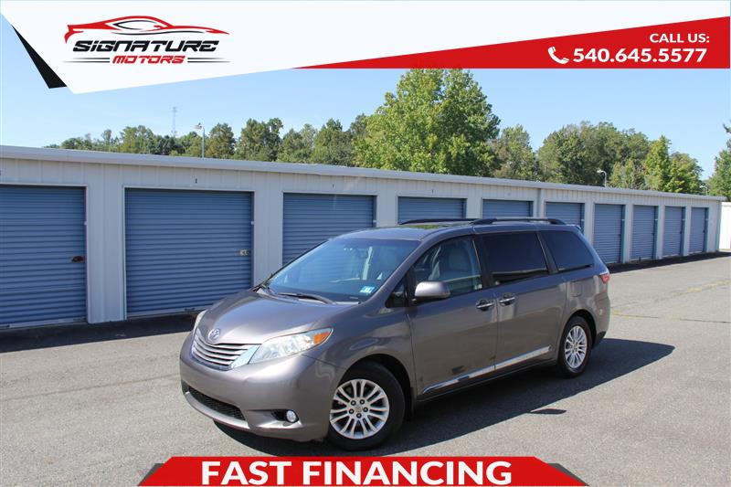 2016 TOYOTA SIENNA Q grade