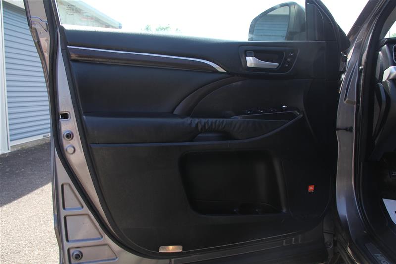 2014 Toyota Highlander Limited - Photo 16