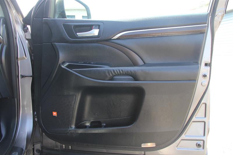 2014 Toyota Highlander Limited - Photo 19