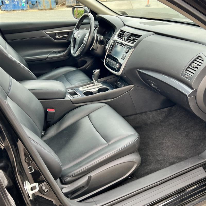 2018 Nissan Altima SR - Photo 16