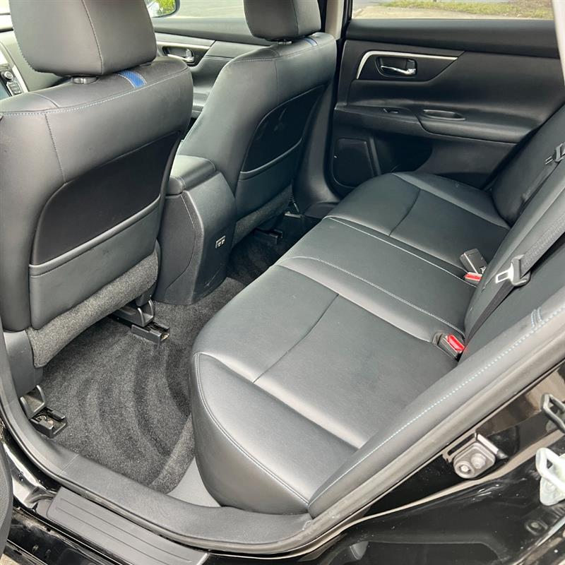 2018 Nissan Altima SR - Photo 12