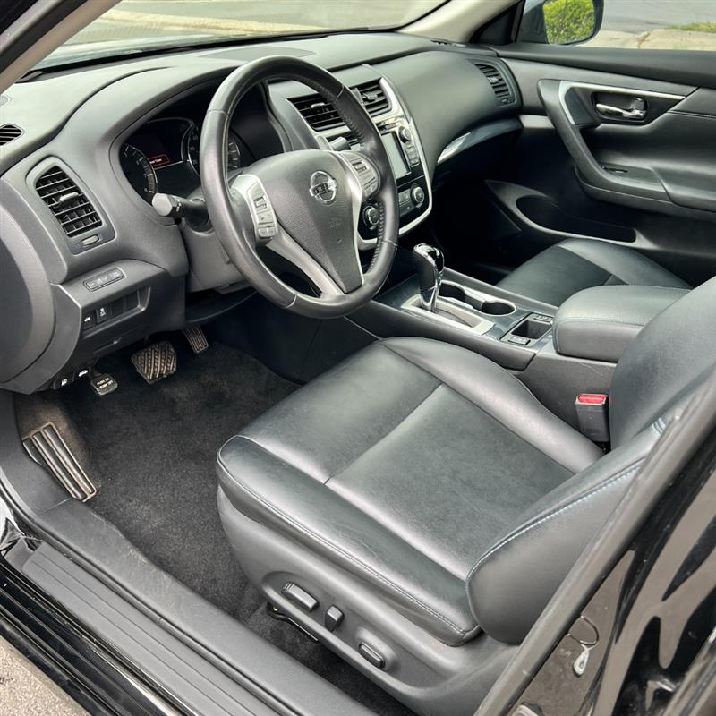 2018 Nissan Altima SR - Photo 11