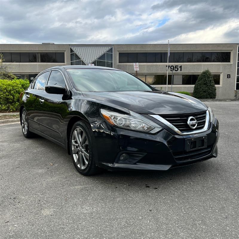 2018 Nissan Altima SR - Photo 3