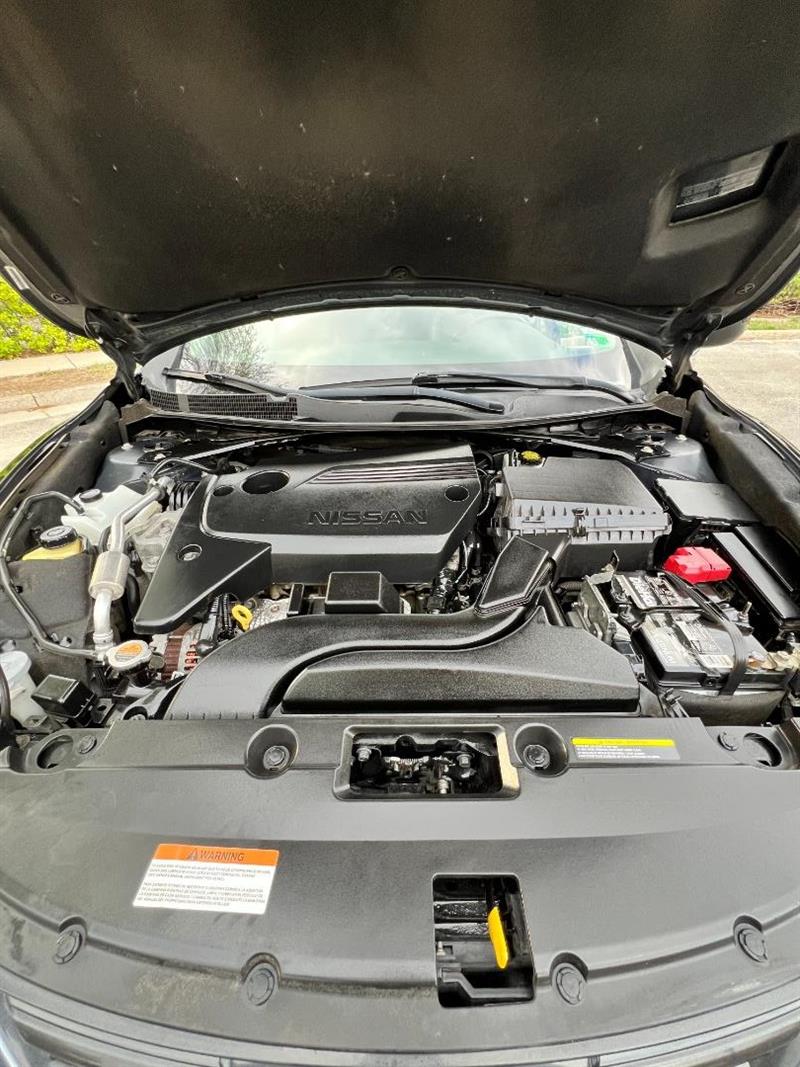 2018 Nissan Altima SR - Photo 6