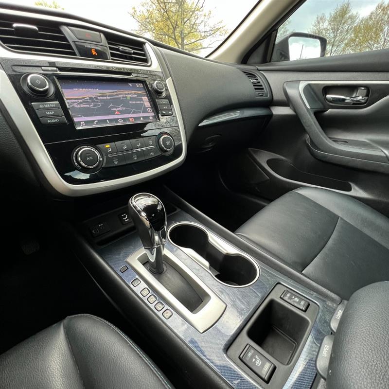 2018 Nissan Altima SR - Photo 22