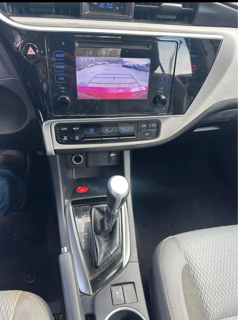 2018 Toyota Corolla LE - Photo 11