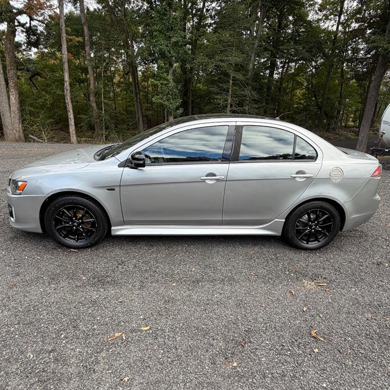 2017 Mitsubishi Lancer LE - Photo 5