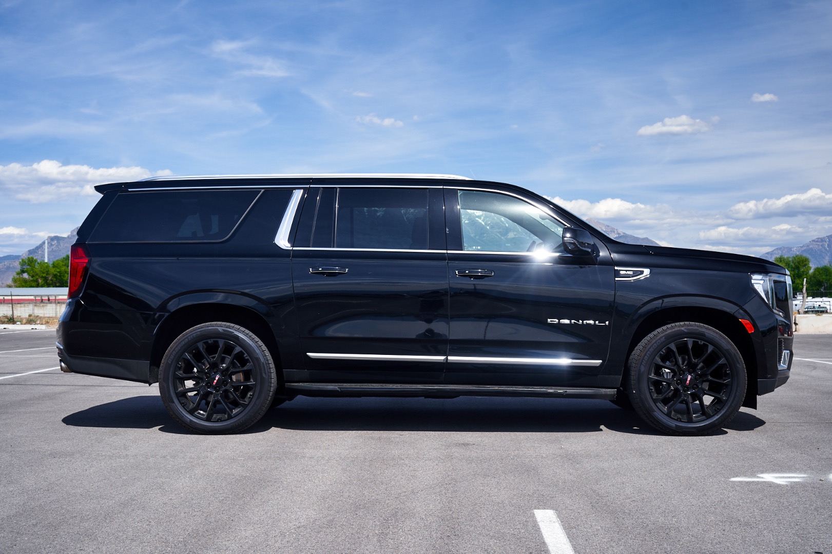 2022 GMC Yukon XL Denali - Photo 4
