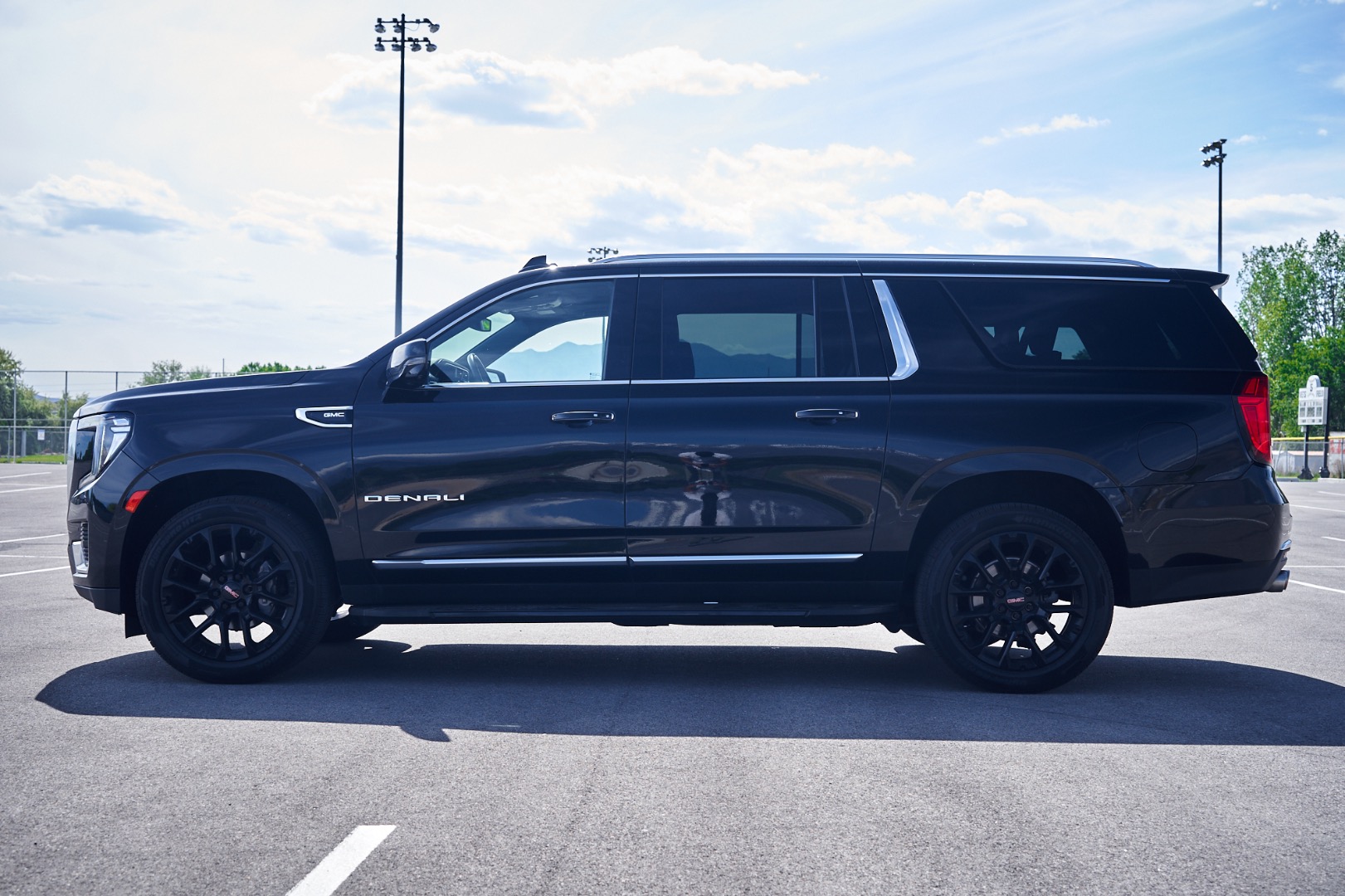 2022 GMC Yukon XL Denali - Photo 8
