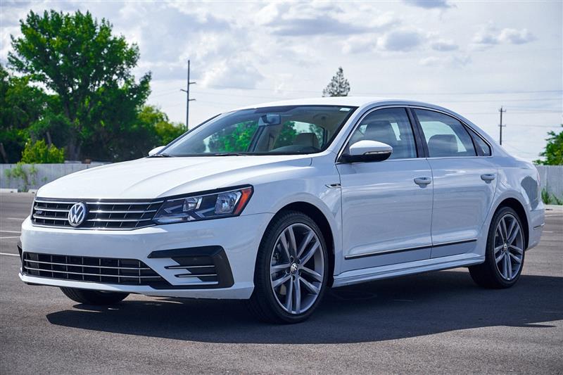 2017 VOLKSWAGEN PASSAT R-LINE W/COMFORT PKG