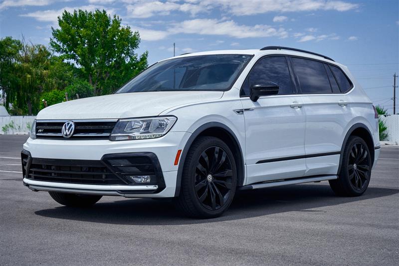 2021 VOLKSWAGEN TIGUAN SE R-Line Black
