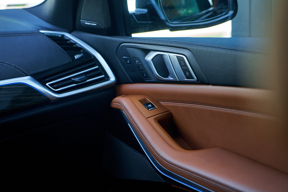 2021 BMW X5 M50i - Photo 18