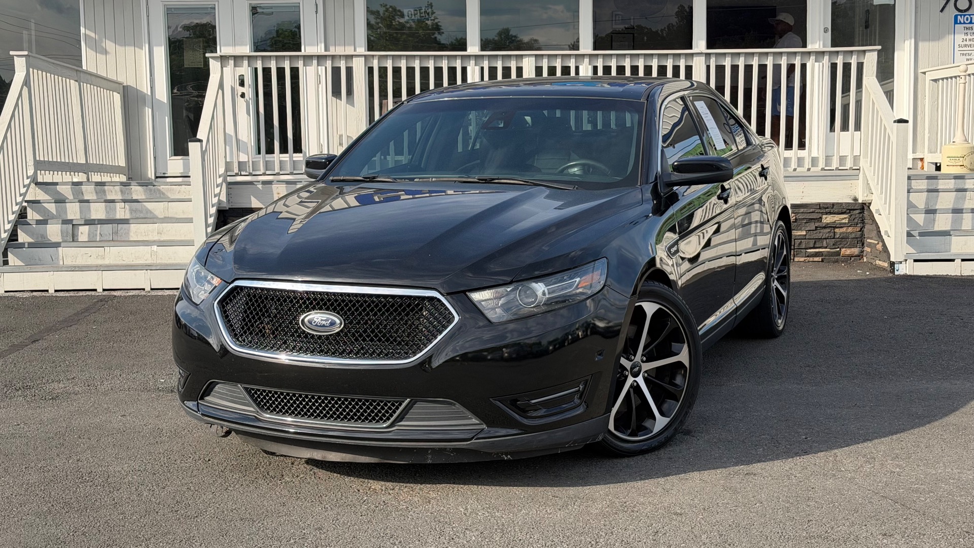 2015 Ford Taurus SHO AWD's photo
