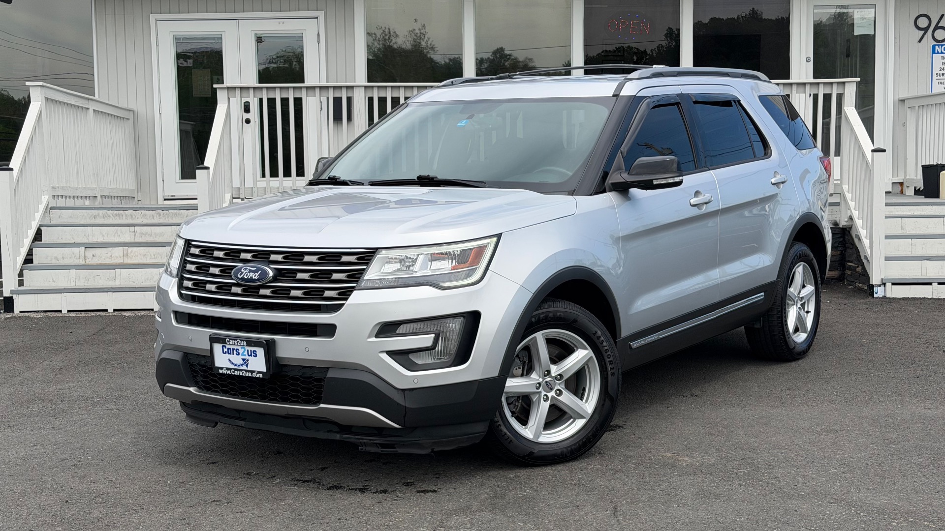 2017 Ford Explorer XLT 4WD's photo