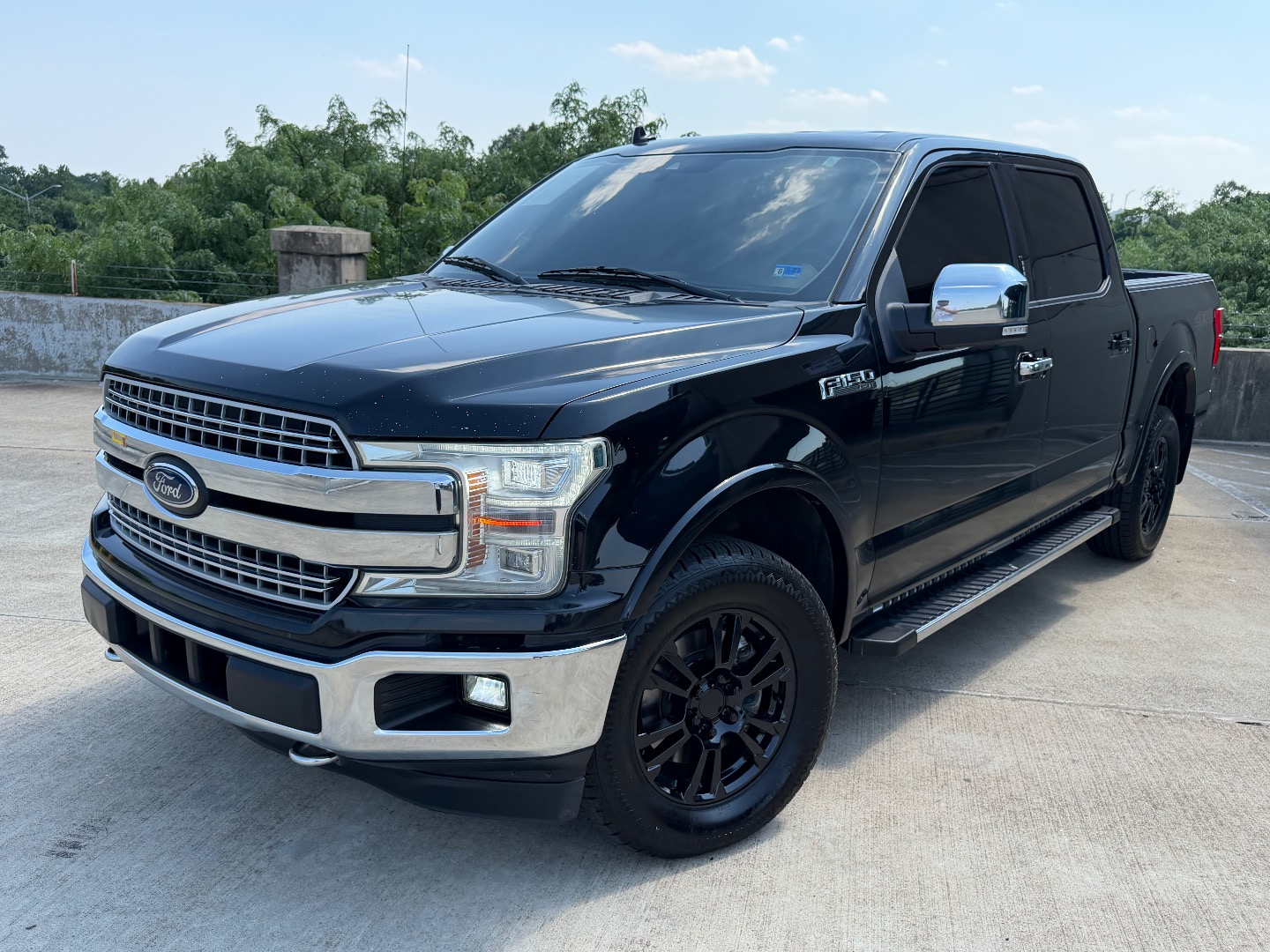 2018 Ford F-150 Lariat 4x4 SuperCrew 145 in's photo
