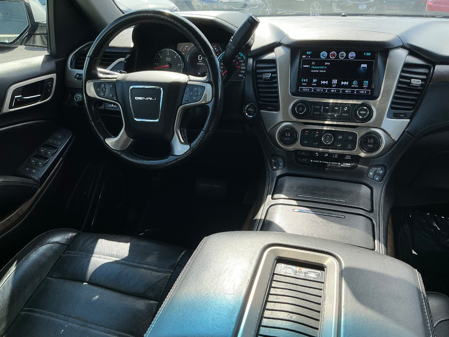 2018 GMC Yukon Denali - Photo 33