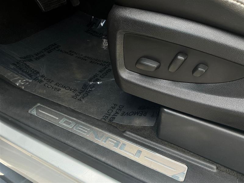 2018 GMC Yukon Denali - Photo 48