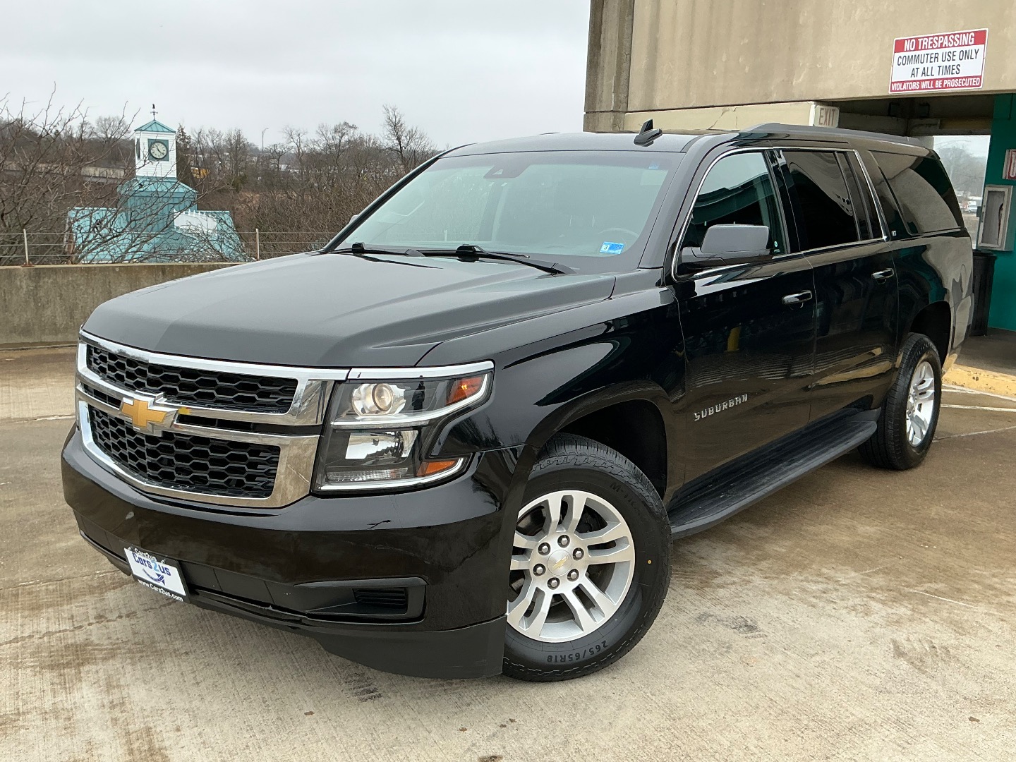 2019 Chevrolet Suburban 4WD 1500 LT's photo