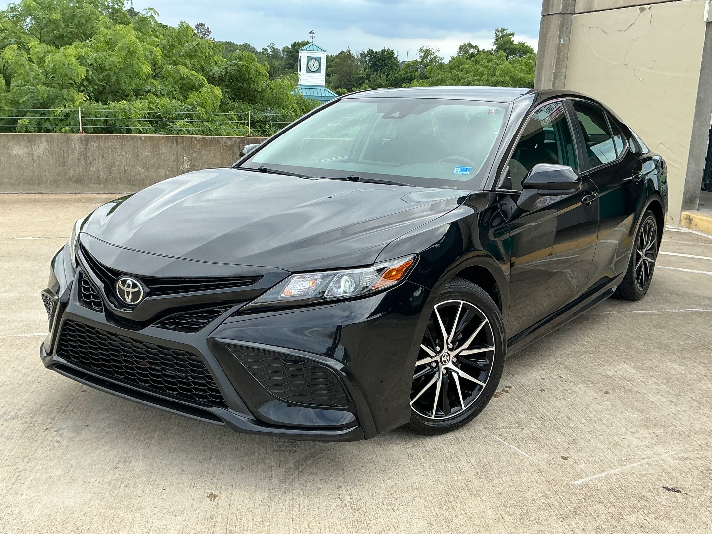 2021 Toyota Camry 2.5 Auto SE's photo