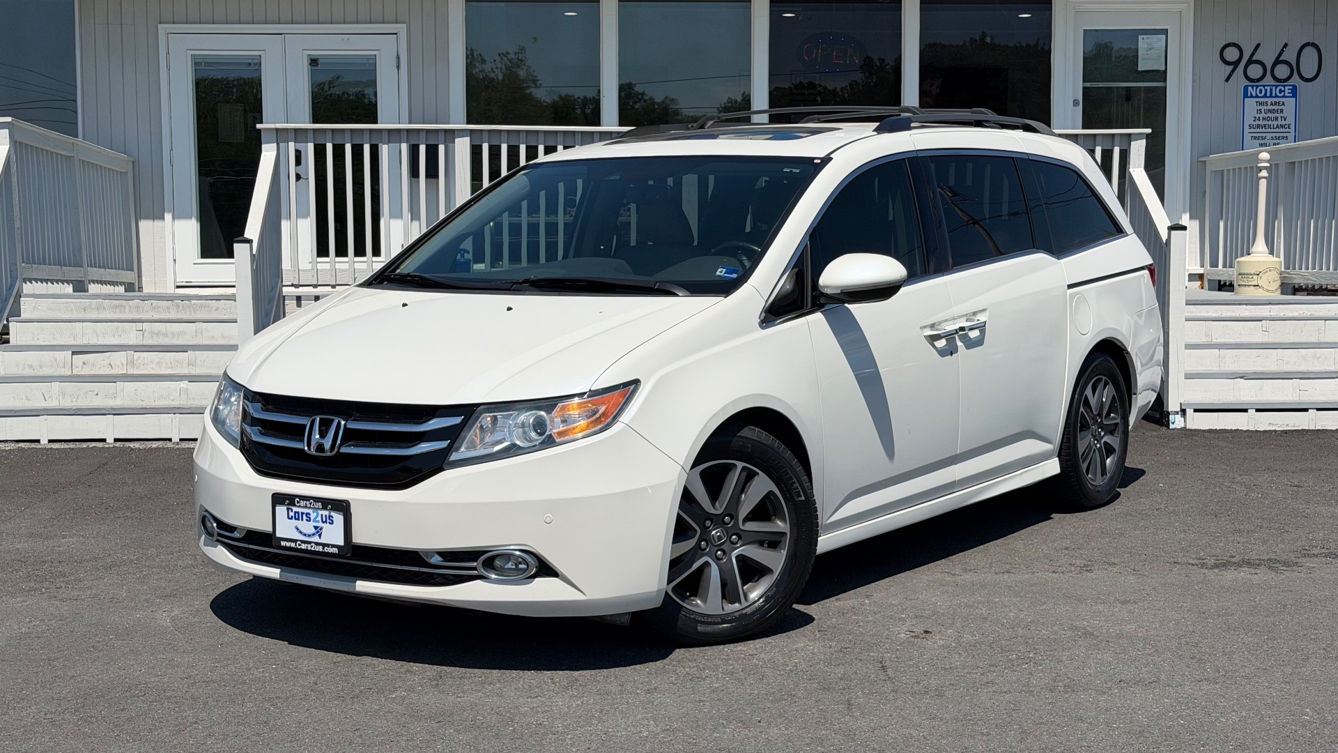 2014 Honda Odyssey Touring's photo