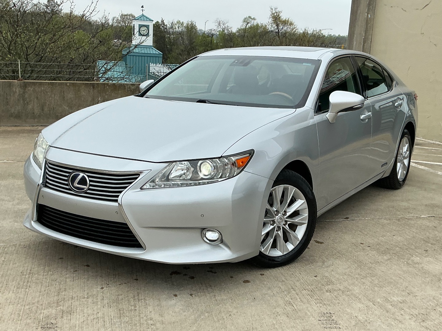 2014 Lexus ES 350 300h's photo